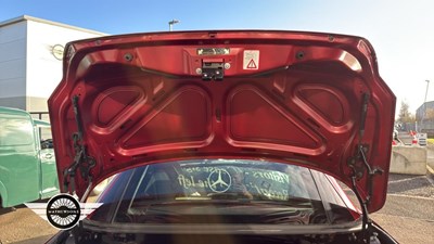 Lot 180 - 2004 MERCEDES SLK 200 KOMPRESSOR AUTO