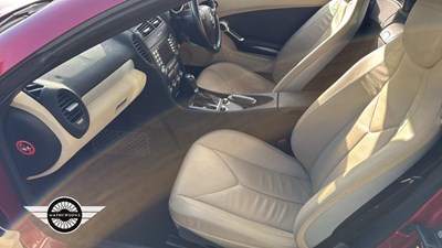 Lot 180 - 2004 MERCEDES SLK 200 KOMPRESSOR AUTO
