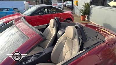 Lot 180 - 2004 MERCEDES SLK 200 KOMPRESSOR AUTO