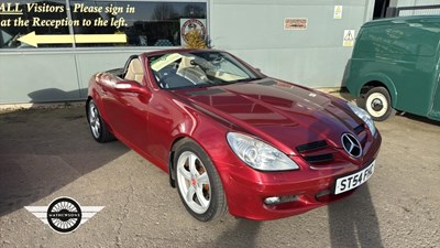 Lot 180 - 2004 MERCEDES SLK 200 KOMPRESSOR AUTO