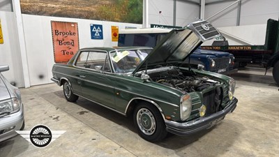 Lot 72 - 1972 MERCEDES 250 CE