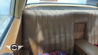 Lot 72 - 1972 MERCEDES 250 CE