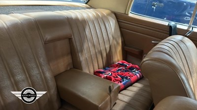 Lot 72 - 1972 MERCEDES 250 CE