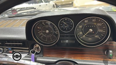 Lot 72 - 1972 MERCEDES 250 CE