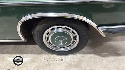 Lot 72 - 1972 MERCEDES 250 CE