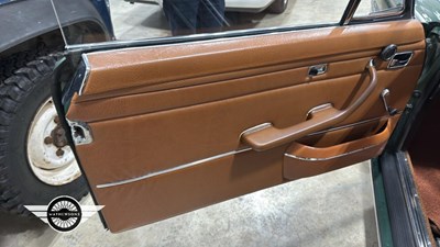 Lot 72 - 1972 MERCEDES 250 CE