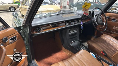 Lot 72 - 1972 MERCEDES 250 CE