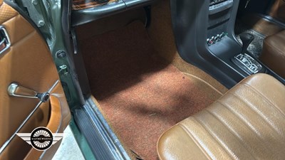 Lot 72 - 1972 MERCEDES 250 CE