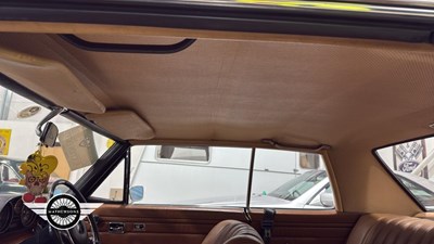Lot 72 - 1972 MERCEDES 250 CE