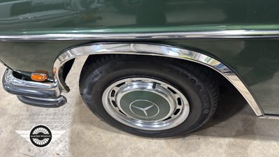 Lot 72 - 1972 MERCEDES 250 CE