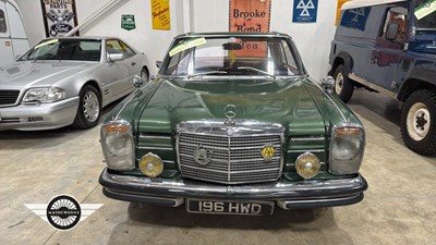 Lot 72 - 1972 MERCEDES 250 CE