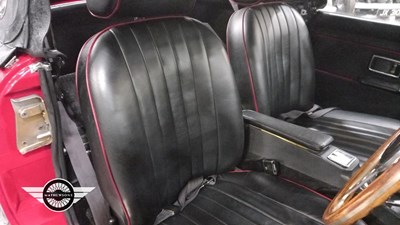 Lot 264 - 1975 MG B