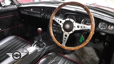 Lot 264 - 1975 MG B