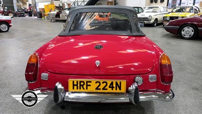 Lot 264 - 1975 MG B