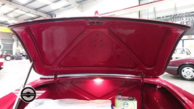 Lot 264 - 1975 MG B