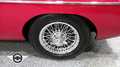 Lot 264 - 1975 MG B