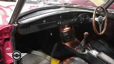 Lot 264 - 1975 MG B
