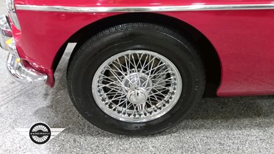 Lot 264 - 1975 MG B