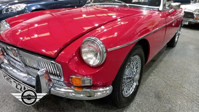 Lot 264 - 1975 MG B