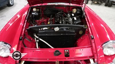 Lot 264 - 1975 MG B