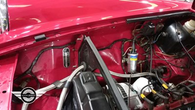 Lot 264 - 1975 MG B