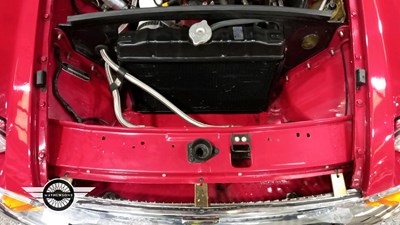 Lot 264 - 1975 MG B