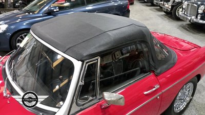 Lot 264 - 1975 MG B