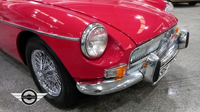 Lot 264 - 1975 MG B