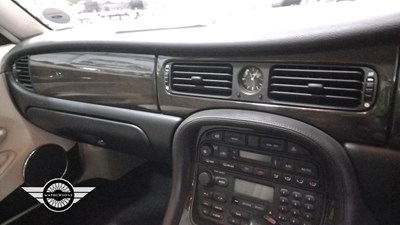 Lot 14 - 1998 JAGUAR XJ SPORT V8 AUTO