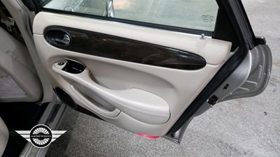 Lot 14 - 1998 JAGUAR XJ SPORT V8 AUTO