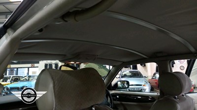 Lot 14 - 1998 JAGUAR XJ SPORT V8 AUTO