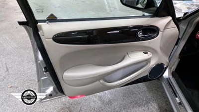 Lot 14 - 1998 JAGUAR XJ SPORT V8 AUTO