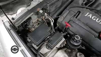Lot 14 - 1998 JAGUAR XJ SPORT V8 AUTO