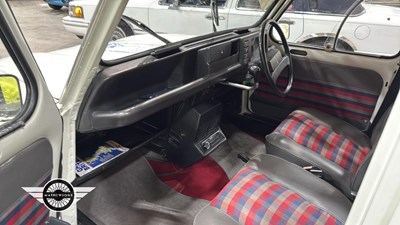 Lot 282 - 1986 RENAULT 4 GT L