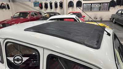 Lot 282 - 1986 RENAULT 4 GT L