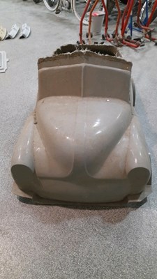 Lot 663 - MORRIS 1000 SCALE MODEL FIBRE GLASS CAR BODY