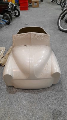 Lot 671 - MORRIS 1000 SCALE MODEL FIBRE GLASS CAR BODY