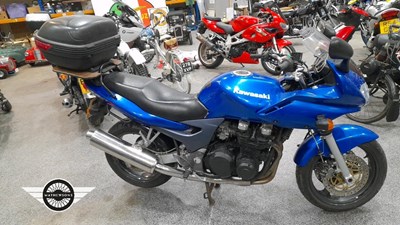 Lot 68 - 2001 KAWASAKI ZR750-H1