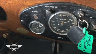 Lot 830 - 1930 SINGER