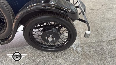 Lot 830 - 1930 SINGER