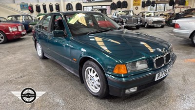 Lot 732 - 1997 BMW 323I AUTO