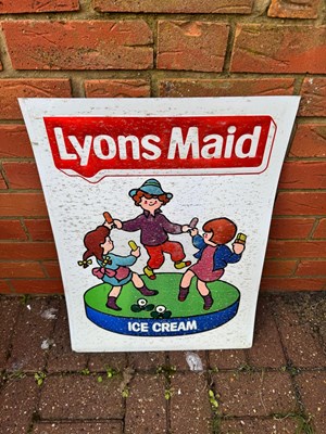 Lot 159 - LYONS MAID ICE CREAM SIGN