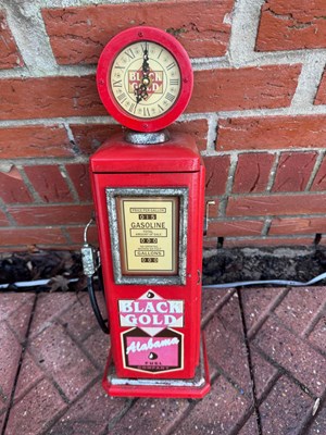 Lot 525 - SMALL PETROL PUMP 21" X TALL