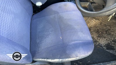 Lot 678 - 1990 FORD ESCORT 35