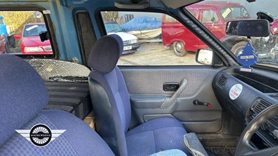 Lot 678 - 1990 FORD ESCORT 35