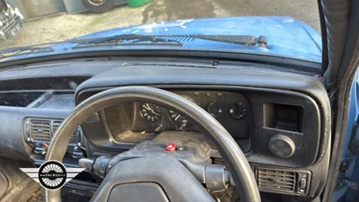 Lot 678 - 1990 FORD ESCORT 35