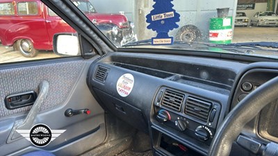Lot 678 - 1990 FORD ESCORT 35