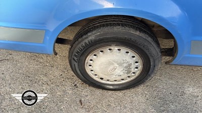 Lot 678 - 1990 FORD ESCORT 35