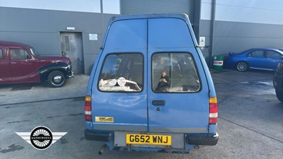 Lot 678 - 1990 FORD ESCORT 35