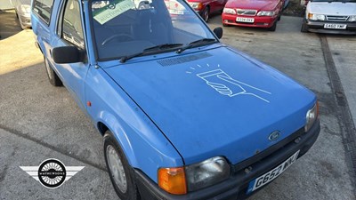 Lot 678 - 1990 FORD ESCORT 35